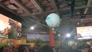 Customer 360 balloon at Dreamforce 18 keynote