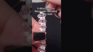 O passo a passo lento e completo está disponível aqui no canal. #pulseira #diy #comofazerbijuterias