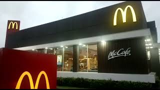 San Marino Shopping y McDonald´s en Guayaquil. IDES