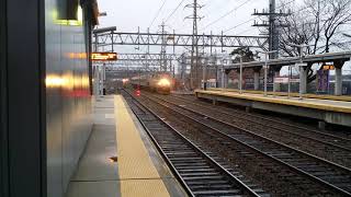 Shoreline East train to New London arriving into Stamford