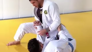 Adversário trancando a meia guarda ? @naturaljiujitsu