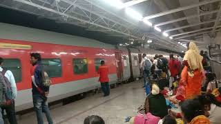 12424 New Delhi to Dibrugarh Town Rajdhani Express will arrive from Guwahati railway station.....