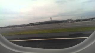 ✈JetBlue - Embraer 190 rainy takeoff at Newark Airport!