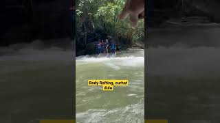 Emak emak dilawan‼️mau lompat ke air sempet nawar dulu #rafting #citumang #mainair #shorts