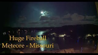 Huge Fireball Meteor Lights Up Missouri Sky w/Booms - Nov 11, 2019