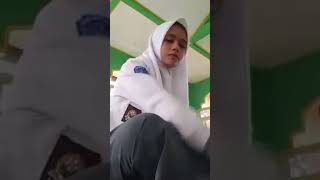 Cewek Ini Yg harus nya Yg Di you viral kan Yg sholawatan