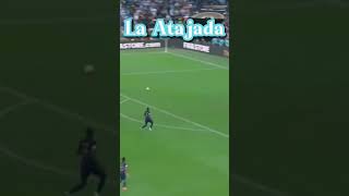 Atajada de Dibu Martinez Messi Futbol