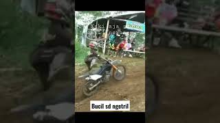 anak SD nekatnya kebangatan. motor cross