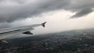 LANDING AIR ASIA YANG SANGAT MENEGANGKAN DARI KUALA LUMPUR KE MEDAN