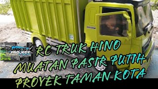 rc truk hino muatan pasir proyek taman kota