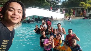 SWIMMING WITH FRIENDS❤