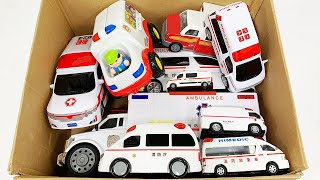 救急車のミニカー走る。緊急走行テスト。坂道走る。 Ambulance minicar runs with sirens sounding on the slope!