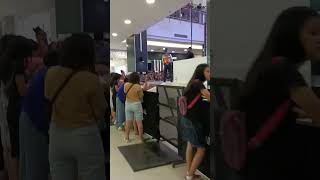 KUYA NASAN NA CLA ALDEN AT KATHRYN ???HANAP NA CLA NG MGA TAO DAMI NA SA ACTIVITY CENTER#shortvideo