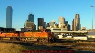 BNSF & UP meet at downtown Dallas, Tx. 11/24/2012 ©