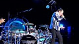 VAN HALEN - DANCE THE NIGHT AWAY - BEAUTFUL GIRLS - FRONT ROW PIT CONCORD CALIFORNIA 7.9.15