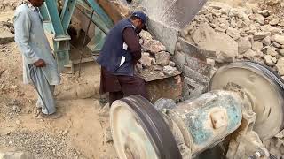 Incredible Big Rock Crusher & Giant Rock in Action #hardwork #jawcrusher