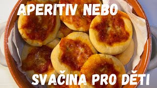 Malé červené pizzette k aperitivu nebo dětem ke svačině/jednoduchý recept