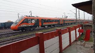 22887-Ranchi Varanasi Vande Bharat Express  In Heavy Rain for Full Speed  at Chandauli Yard