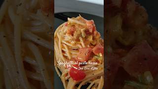 Spaghetti al pesto rosso 🍝 di Marco Rapo #duegiridolio #marcorapo #pasta #food #foodcreator #shorts