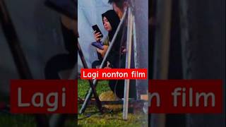 Sedang asyik nonton film #shortvideo #viralvideo #dangdut #like