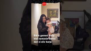 Bikin gemes! Baby biel nemenin densu dan ci oliv kerja #denisumargo