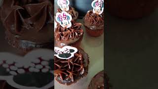 chocolate cup cakes, brazo de Mercedes,mousse cake