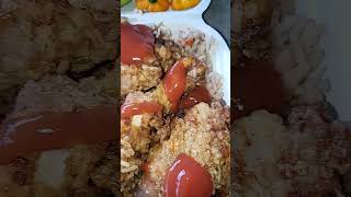 Eating rice and Pease with French fry chicken #jamaican box food 😋 👌 🌶💯🇯🇲