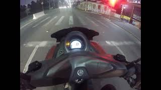 YAMAHA NMAX 160 TRANSITANDO EM RODOVIA NOTURNO