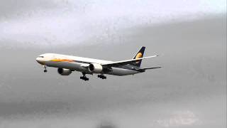 Jet Airways 777-300 LHR approaching RWY 09