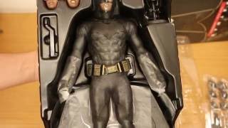 Hot Toys - Batman BVS Special Tech Cowl