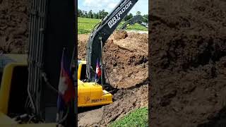 👆 Excavator Matador Shantui Stuck In Deep Mud Part 27