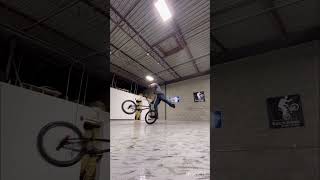 Bmx One Handed McCircle! 👊🔥💯