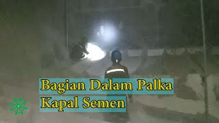 Masuk Palka Kapal Semen