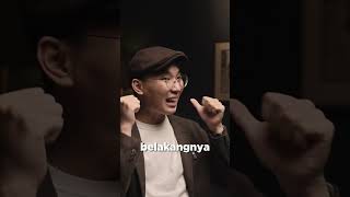 ngomong di belakang