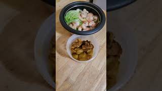 Big napa cabbage, shrimps, curry chicken and potatoes.