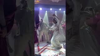 Best Wedding Dance In Africa, Bride Sister Take The Dance Personal In A Nigeria Wedding #weddings