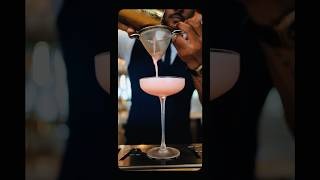 Clover club recipe #cocktail #cloverclub #drink #cocktailtime #classiccocktails #cocktailrecipe