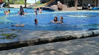 weekend IRT bareng anak-anak dikolam renang Taipa Beach Palu