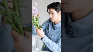 Him learning flower arrangement is the cutest!!! His gentle spirit activated 💐🌸#차은우 #chaeunwoo