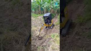 MINI EXCAVADORA PARA DESCOMPACTAR SUELO#shorts.