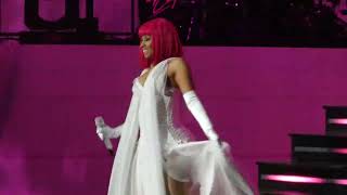 Nicki Minaj - "Let Me Calm Down" (Live in Boston)