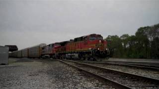 BNSF 4995 Leads an Auto Rack With BNSF 639 Through Blue Island, IL.