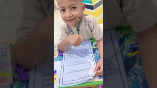 Azzam, Anak kls TK B ngerjain soal materi anak kls SD 🤭