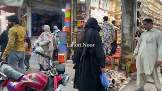 Lahore me sb se sasti market | Logo ka rush | Loot lia awam ne #market #bazar #viralvideo #minivlog