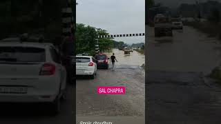 camera man jaldi focus karo / flood damage