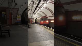 1973 Stock pulls into Caledonian Road