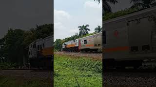 Ka lodaya persiapan berhenti di statsiun ciamis#huntingmania #keretaapi #statsiunciamis#train