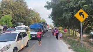 Bloqueo a la carretera federal 200 Pinotepa Salina Cruz a la altura de charquito Jamiltepec Oaxaca