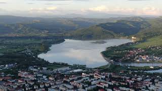 Ramnicu Vâlcea,oraș înconjurat de natură - filmare aeriană din dronă in 4K