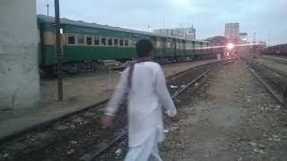 Pakistan Railways: 37 up  Fareed Express start his journey from Karachi City Railway Station